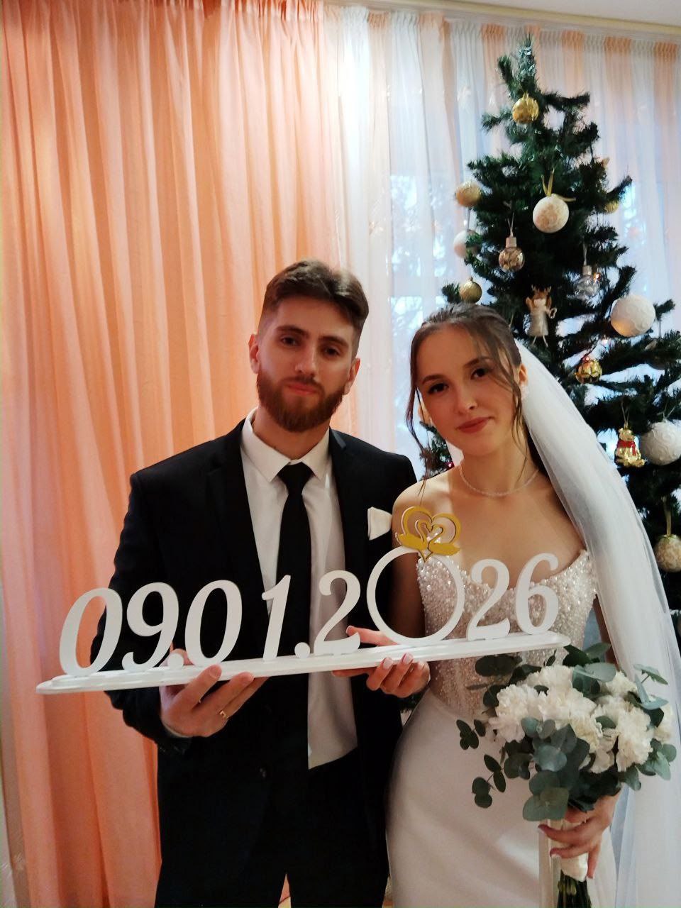 Олег Медведев: ПЕРВАЯ СВАДЬБА 2026 ГОДА. Поздравляем Ивана и Софию с Днём свадьбы! Желаем вам неиссякаемой любви, которая с годами становится только крепче