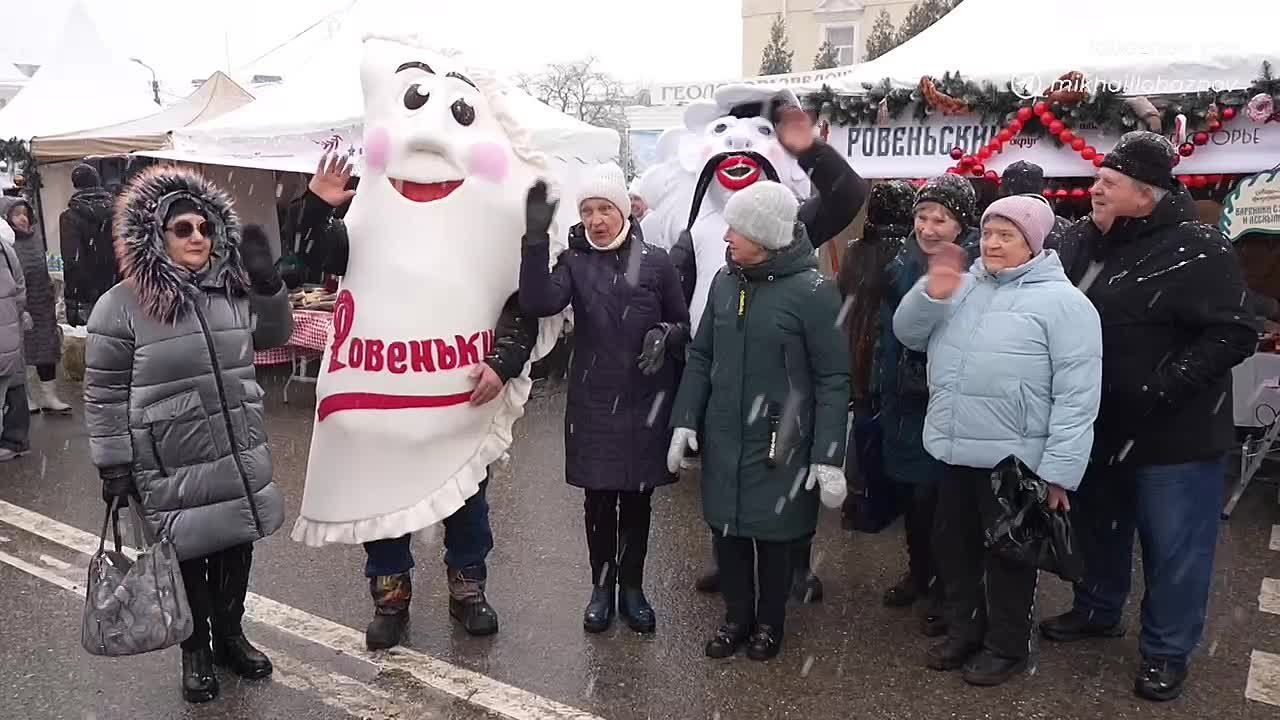 Михаил Лобазнов: Ещё одними дорогими гостями сегодняшнего праздника вареников стали наши земляки — жители приграничья, вынужденно покинувшие свои дома и проживающие в пунктах временного размещения