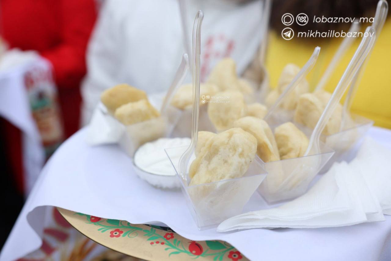 Михаил Лобазнов: На празднике вареников вместе с нами почётные гости — наши защитники, ветераны специальной военной операции Михаил Лобазнов: На празднике вареников вместе с нами почётные гости — наши защитники, ветераны специальной военной операции