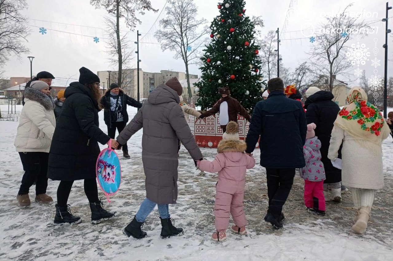 Народные гуляния в парке Железнодорожников