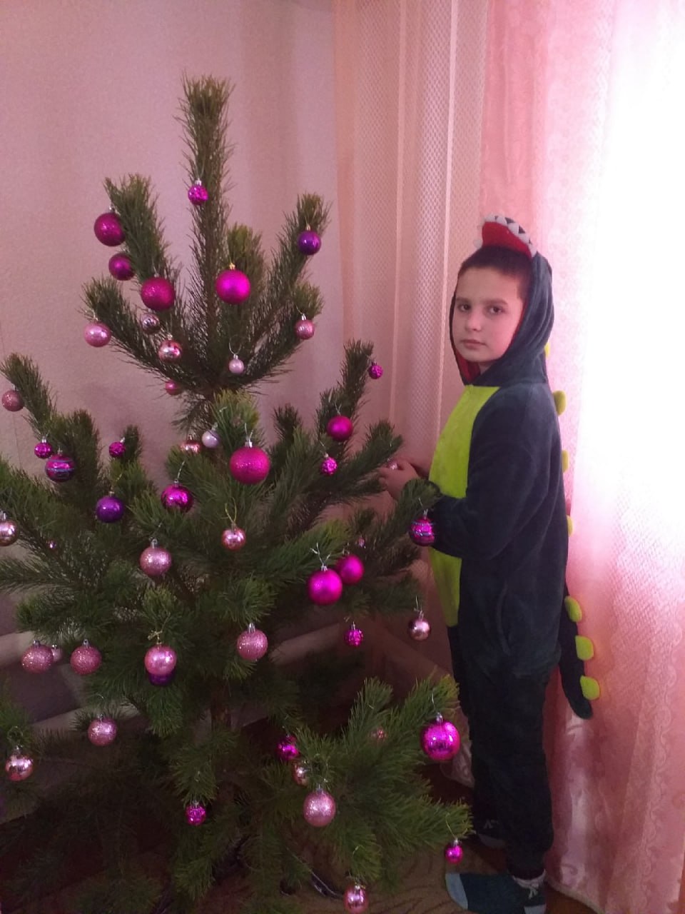 Дети наших подписчиков блистали на новогодних вечеринках в самых разных костюмах