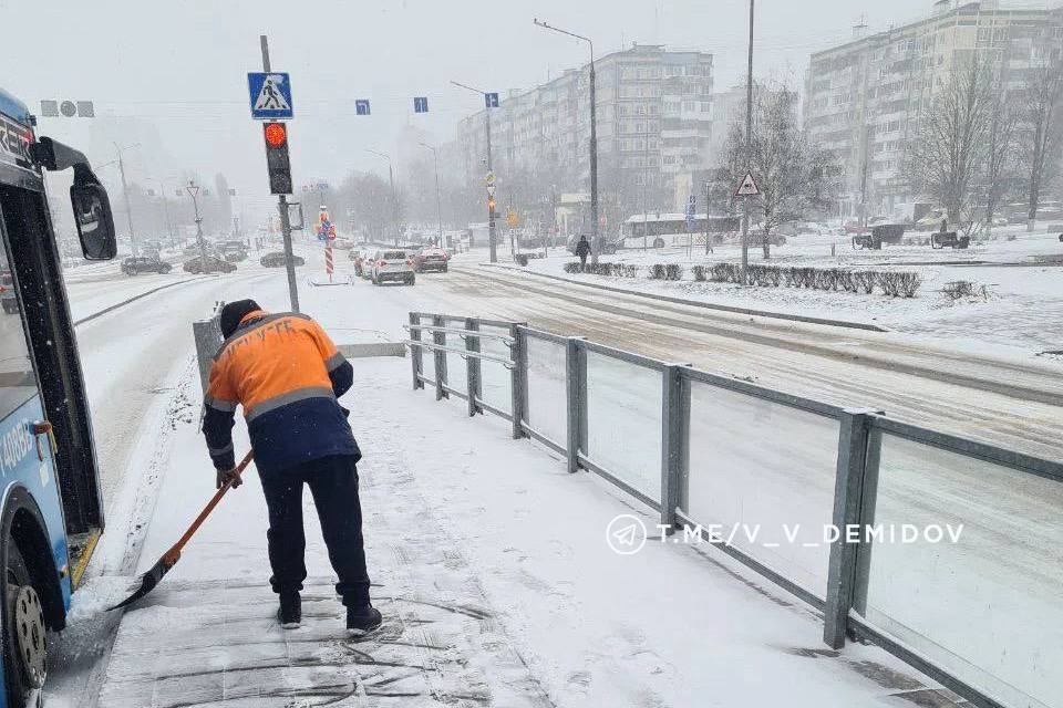 В Белгороде коммунальные службы работают в усиленном режиме из-за снегопада
