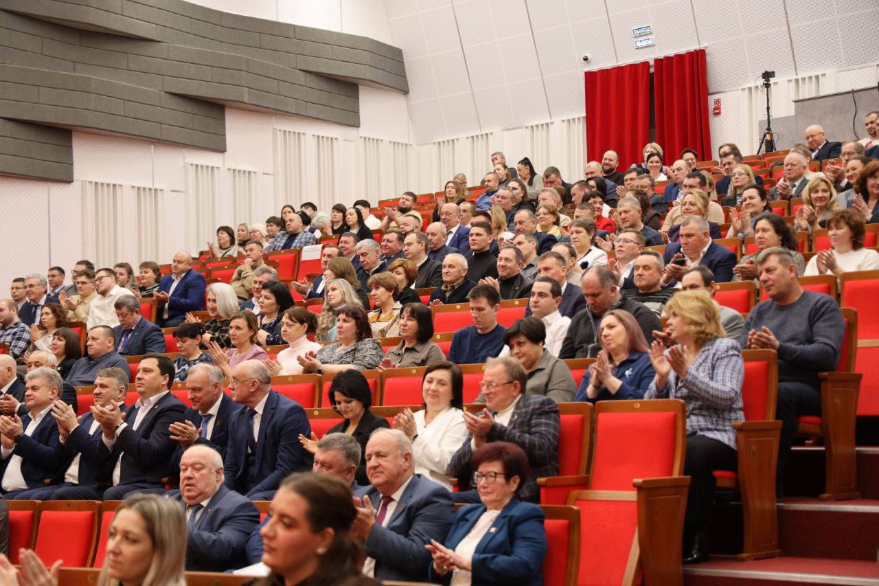 Светлана Халеева: Владимир Иванович Смурыгин награждён премией имени Василия Горина Светлана Халеева: Владимир Иванович Смурыгин награждён премией имени Василия Горина