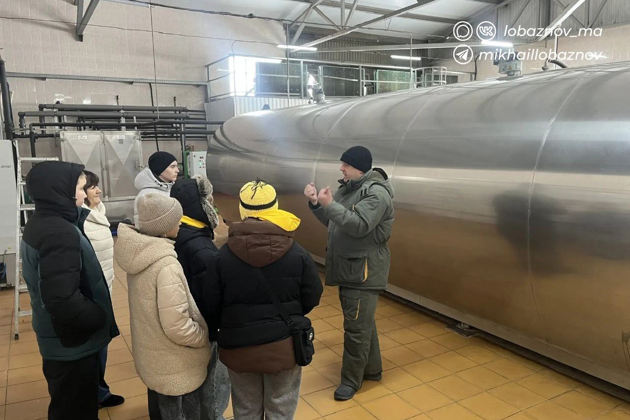 Михаил Лобазнов: В прошлом году Старый Оскол присоединился к проекту «Агротехнологические классы», который инициировал губернатор Вячеслав Владимирович Гладков Михаил Лобазнов: В прошлом году Старый Оскол присоединился к проекту «Агротехнологические классы», который инициировал губернатор Вячеслав Владимирович Гладков