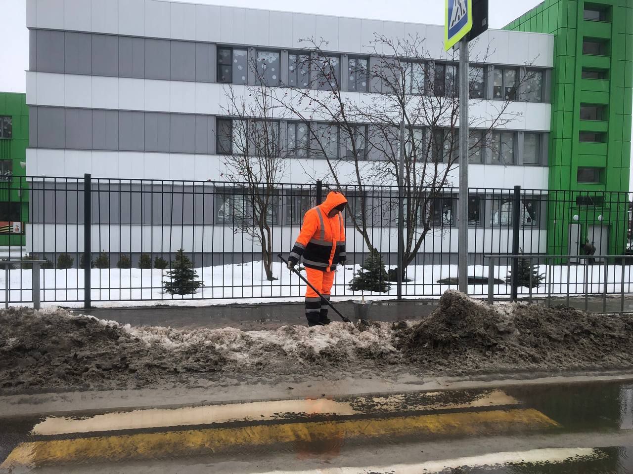 Олег Медведев: Дорогие яковлевцы!. Ежедневно сотрудники МБУ "Благоустройство" выполняют свою работу, направленную на поддержание чистоты и порядка на территории нашего округа Олег Медведев: Дорогие яковлевцы!. Ежедневно сотрудники МБУ "Благоустройство" выполняют свою работу, направленную на поддержание чистоты и порядка на территории нашего округа