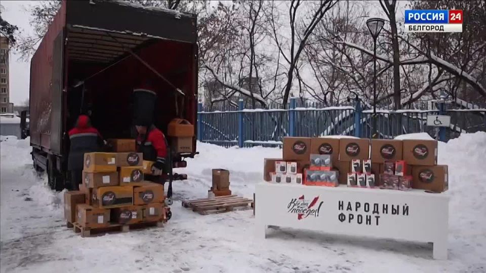 Более 1 000 паэурбанков разной мощности передали активисты Народного фронта в Белгородскую область