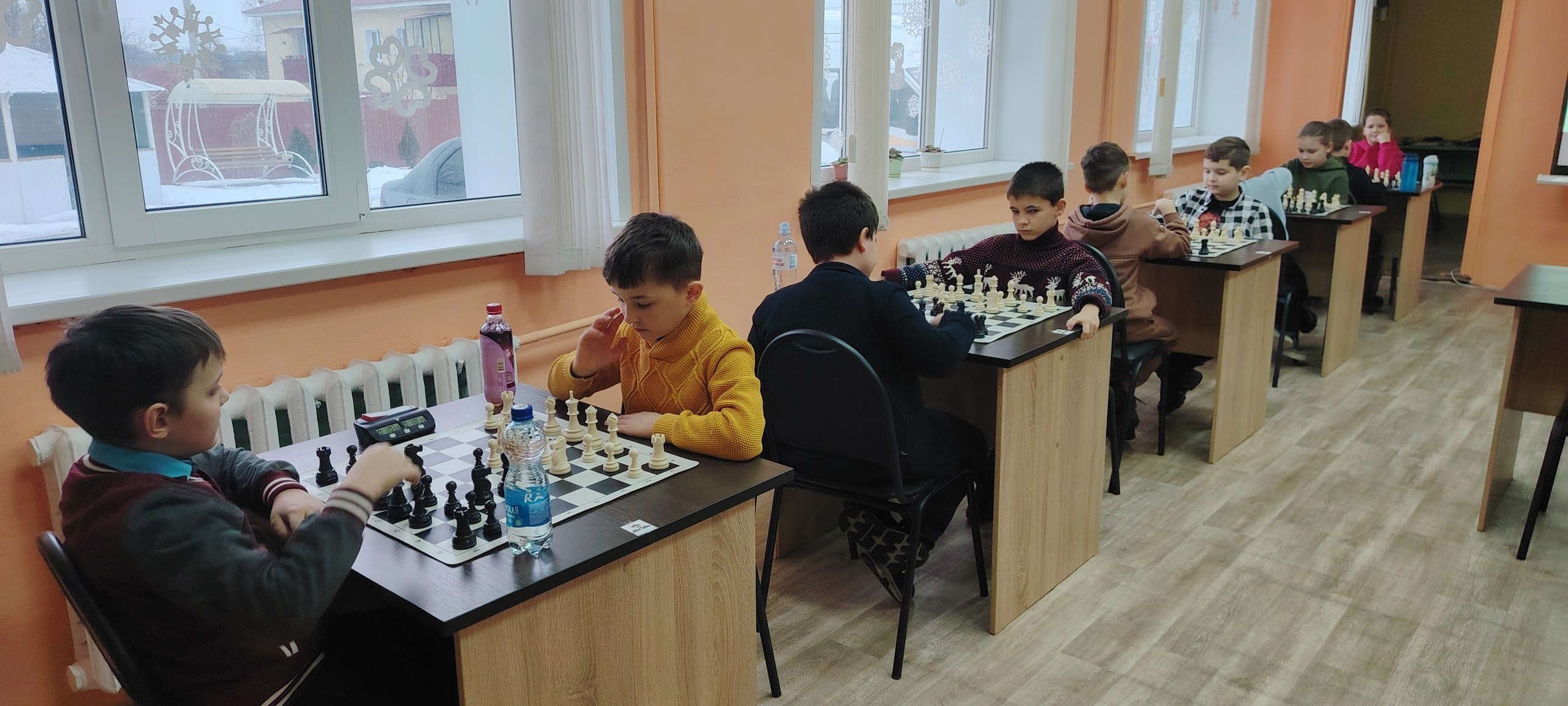 В Вейделевской спортивной школе прошёл рождественский шахматный турнир по быстрым шахматам среди юношей и девушек В Вейделевской спортивной школе прошёл рождественский шахматный турнир по быстрым шахматам среди юношей и девушек