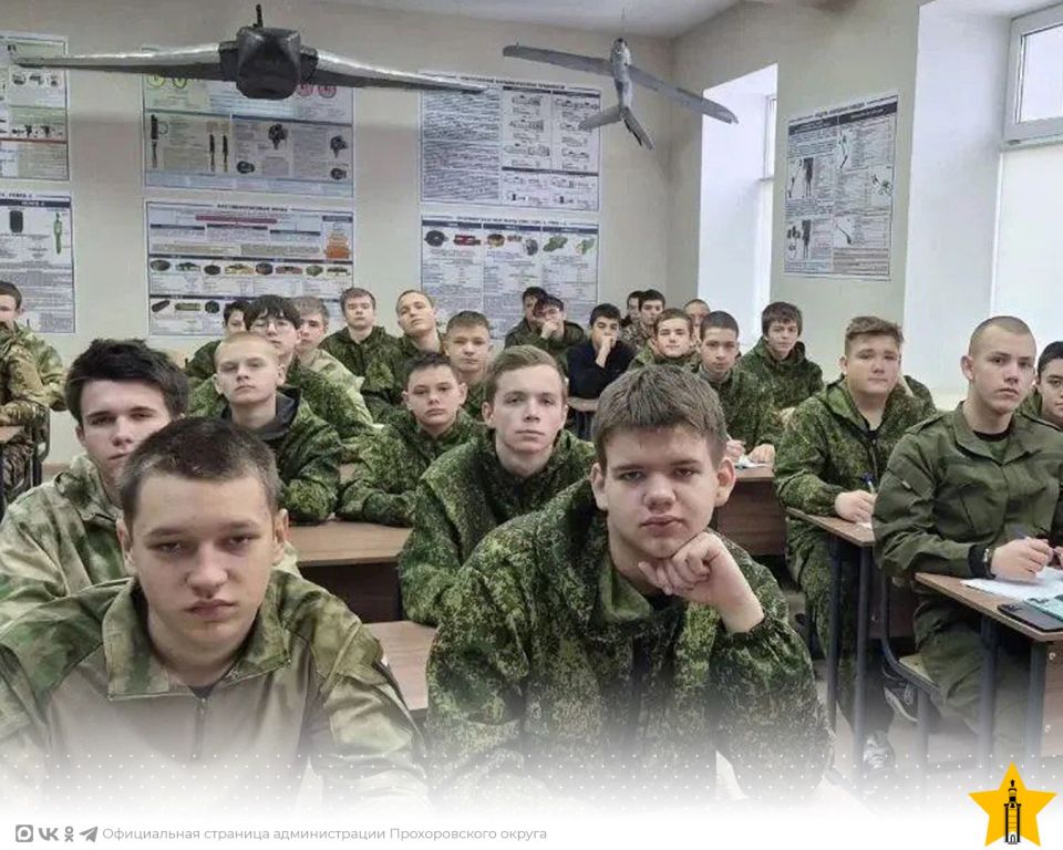 В рамках реализации программы патриотического воспитания молодёжи продолжается профильная смена для школьников на базе Центра развития военно-спортивной подготовки «Воин» в г. Губкин В рамках реализации программы патриотического воспитания молодёжи продолжается профильная смена для школьников на базе Центра развития военно-спортивной подготовки «Воин» в г. Губкин