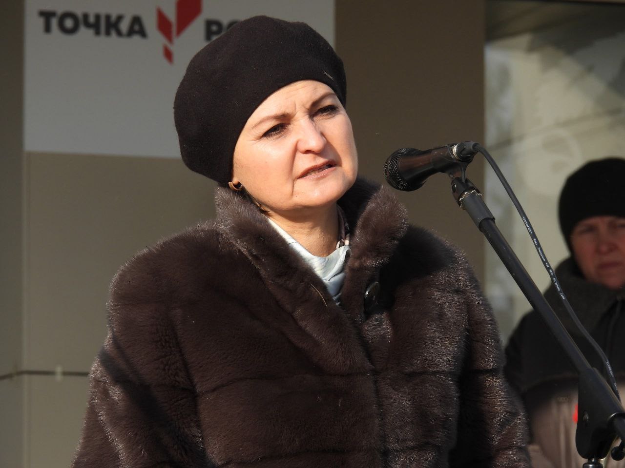 В Ровеньской школе №2 в торжественной обстановке открыли мемориальную доску выпускнику школы Ивану Александровичу Бутову, участнику специальной военной операции, который погиб при исполнении воинского долга В Ровеньской школе №2 в торжественной обстановке открыли мемориальную доску выпускнику школы Ивану Александровичу Бутову, участнику специальной военной операции, который погиб при исполнении воинского долга