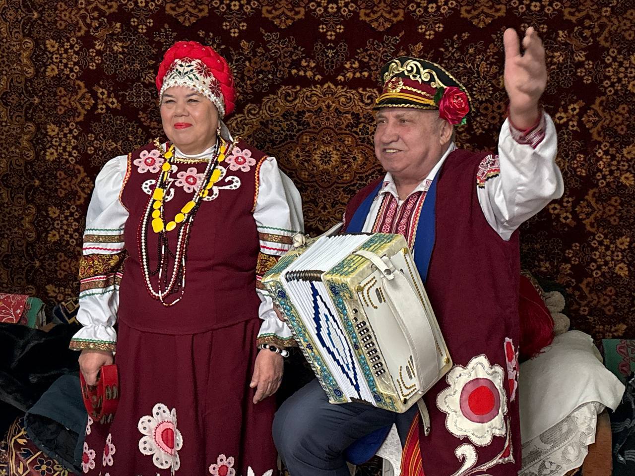 Татьяна Круглякова: Поздравила с юбилеем жителя села Стрелецкое Анатолия Леонтьевича Сухова Татьяна Круглякова: Поздравила с юбилеем жителя села Стрелецкое Анатолия Леонтьевича Сухова