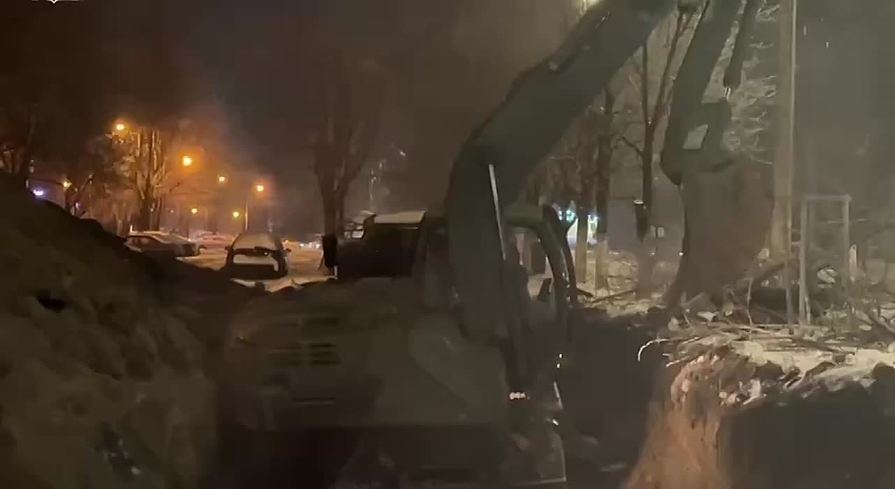 Более 1700 человек эвакуировали из-за обнаружения воронки от боеприпаса в Белгороде