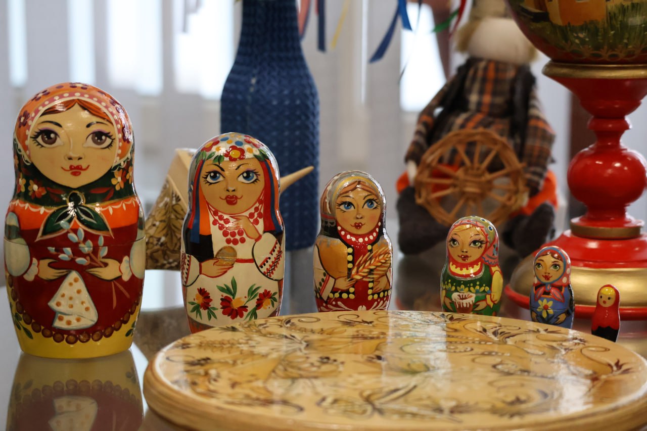 Палитра ремёсел. Центр культурного развития «Горняк» приглашает жителей и гостей города на выставку рукотворных работ руководителей и участников Образцовых студий ДПИ и ИЗО Палитра ремёсел. Центр культурного развития «Горняк» приглашает жителей и гостей города на выставку рукотворных работ руководителей и участников Образцовых студий ДПИ и ИЗО