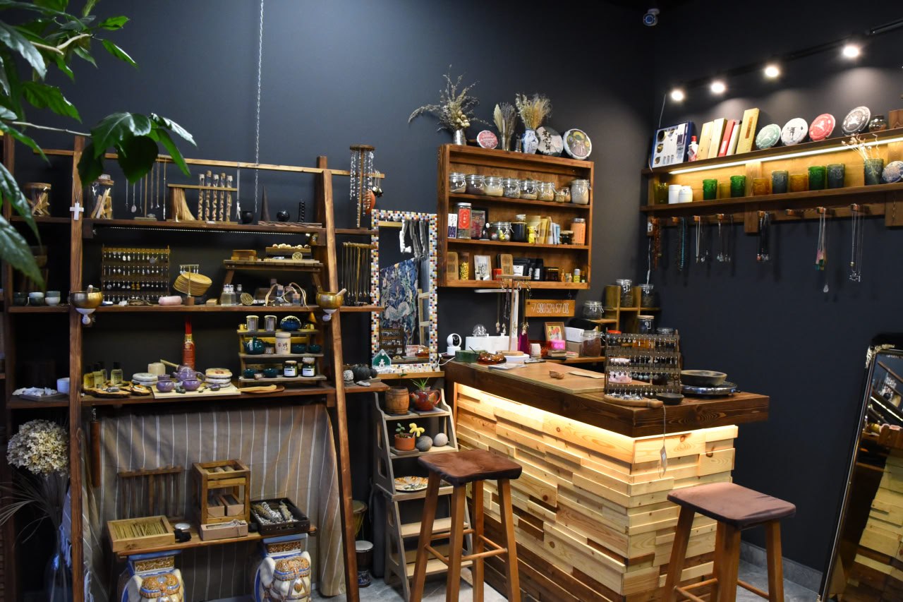 Дублёр министра культуры Белгородской области Сергей Терещенко побывал в творческих мастерских «Креатив-Тауна», работающих в парке культуры и отдыха имени В.И. Ленина Дублёр министра культуры Белгородской области Сергей Терещенко побывал в творческих мастерских «Креатив-Тауна», работающих в парке культуры и отдыха имени В.И. Ленина