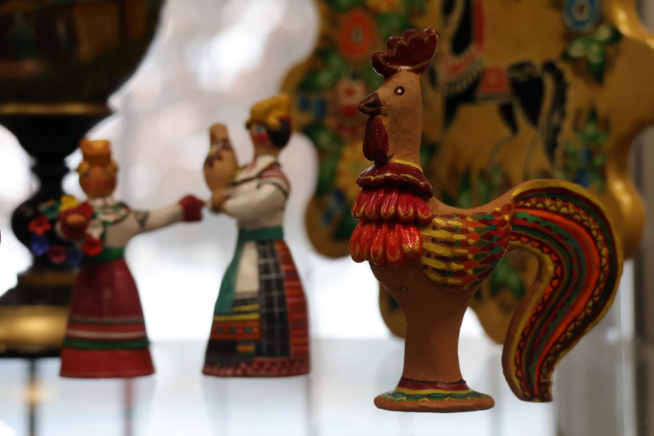 Палитра ремёсел. Центр культурного развития «Горняк» приглашает жителей и гостей города на выставку рукотворных работ руководителей и участников Образцовых студий ДПИ и ИЗО