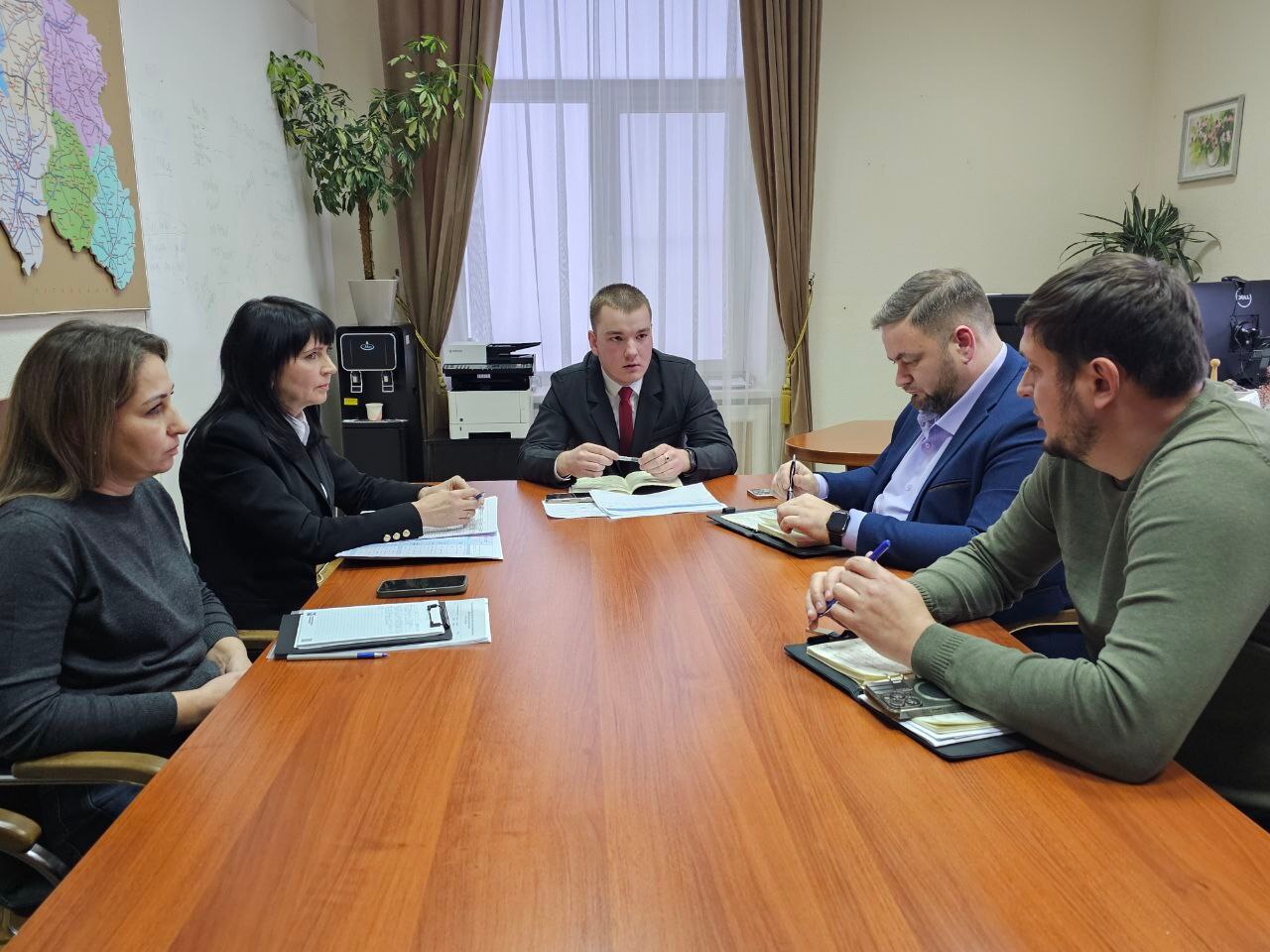 Сегодня в правительстве Белгородской области проходит День дублёра, и министерством строительства области руководит дублер министра Фесенко Даниил Сегодня в правительстве Белгородской области проходит День дублёра, и министерством строительства области руководит дублер министра Фесенко Даниил