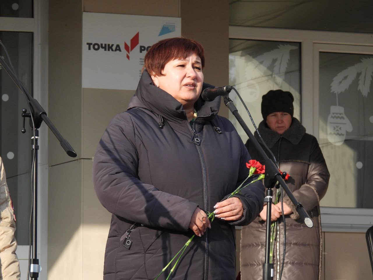 В Ровеньской школе №2 в торжественной обстановке открыли мемориальную доску выпускнику школы Ивану Александровичу Бутову, участнику специальной военной операции, который погиб при исполнении воинского долга В Ровеньской школе №2 в торжественной обстановке открыли мемориальную доску выпускнику школы Ивану Александровичу Бутову, участнику специальной военной операции, который погиб при исполнении воинского долга