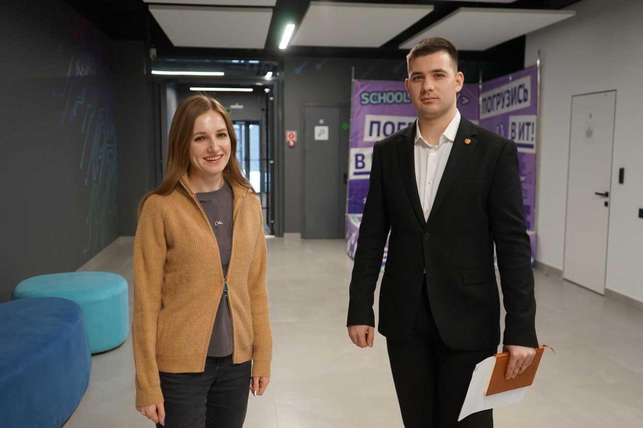 Дублёр заместителя губернатора - министра цифрового развития Данил Золотарев побывал в образовательных ИТ-учреждениях региона, в которых готовят кадры будущего Дублёр заместителя губернатора - министра цифрового развития Данил Золотарев побывал в образовательных ИТ-учреждениях региона, в которых готовят кадры будущего