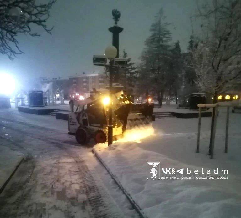 Утро 22 января началось с небольшого снегопада в Белгороде Утро 22 января началось с небольшого снегопада в Белгороде
