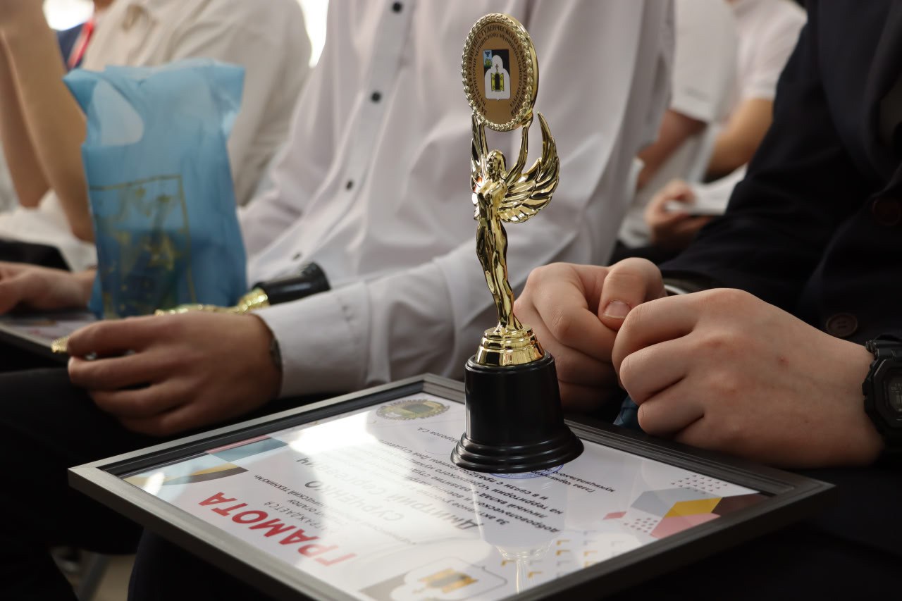 Сегодня в Центре молодёжных инициатив прошло торжественное мероприятие в преддверии приближающегося праздника - Дня Студента Сегодня в Центре молодёжных инициатив прошло торжественное мероприятие в преддверии приближающегося праздника - Дня Студента