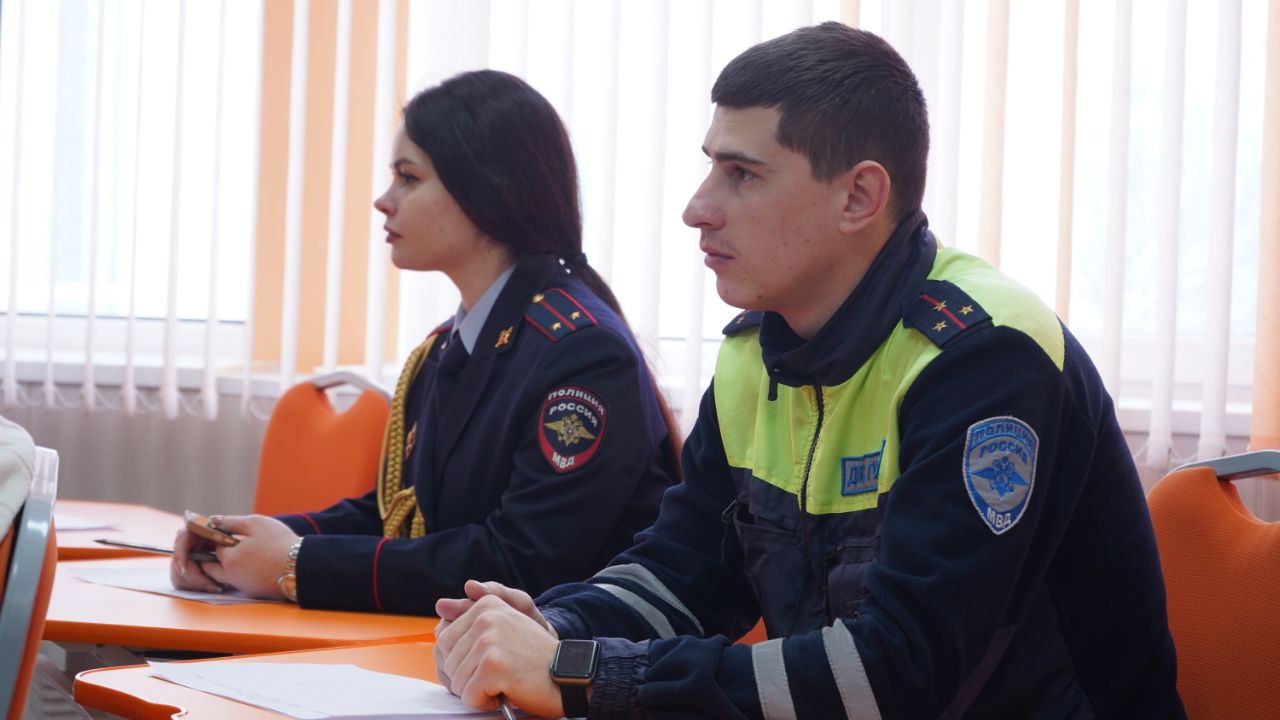 В Белгородской области более 300 участников акции «Студенческий десант» написали «Большой полицейский диктант» В Белгородской области более 300 участников акции «Студенческий десант» написали «Большой полицейский диктант»