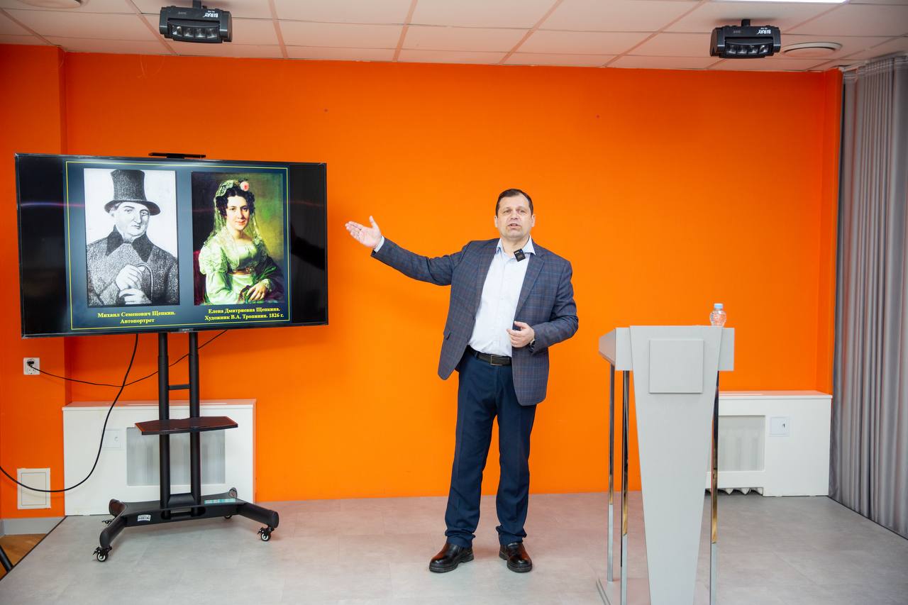 В Белгородской государственной универсальной научной библиотеке прошла лекция, посвященная одному из величайших актеров русской сцены, нашему земляку – Михаилу Семеновичу Щепкину В Белгородской государственной универсальной научной библиотеке прошла лекция, посвященная одному из величайших актеров русской сцены, нашему земляку – Михаилу Семеновичу Щепкину