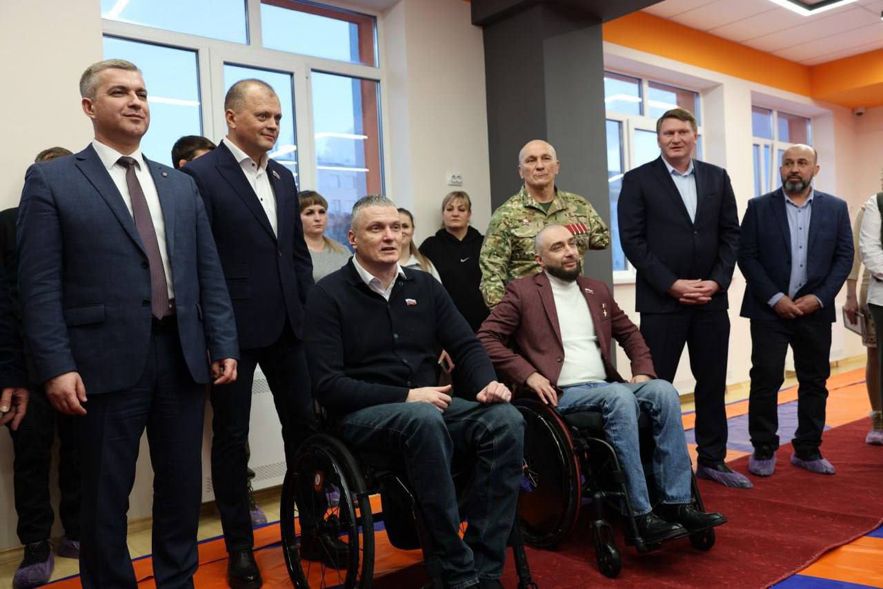 Завершилось обновление зала борьбы спортивной школы олимпийского резерва №2. Капитальный ремонт этого значимого объекта был проведён по инициативе губернатора Белгородской области Вячеслава Владимировича Гладкова Завершилось обновление зала борьбы спортивной школы олимпийского резерва №2. Капитальный ремонт этого значимого объекта был проведён по инициативе губернатора Белгородской области Вячеслава Владимировича Гладкова