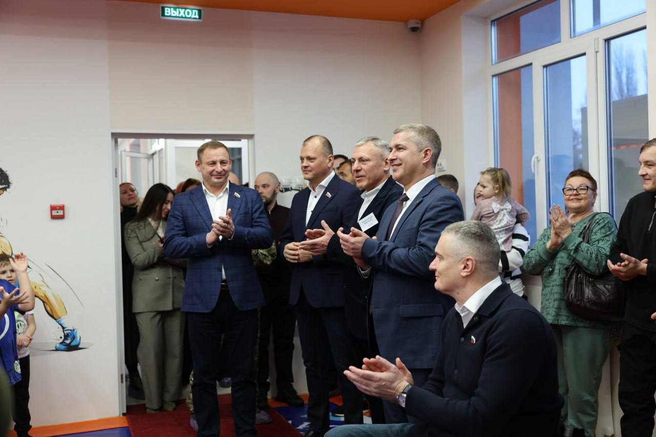 Завершилось обновление зала борьбы спортивной школы олимпийского резерва №2. Капитальный ремонт этого значимого объекта был проведён по инициативе губернатора Белгородской области Вячеслава Владимировича Гладкова Завершилось обновление зала борьбы спортивной школы олимпийского резерва №2. Капитальный ремонт этого значимого объекта был проведён по инициативе губернатора Белгородской области Вячеслава Владимировича Гладкова