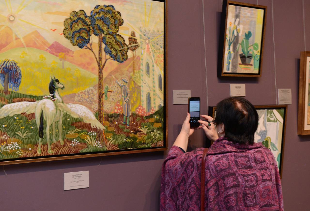 В Белгородском художественном музее открылась выставка «Юрий Косаговский. Планета Рондизм» — погружение в мир универсального творца: художника, поэта, композитора и философа В Белгородском художественном музее открылась выставка «Юрий Косаговский. Планета Рондизм» — погружение в мир универсального творца: художника, поэта, композитора и философа