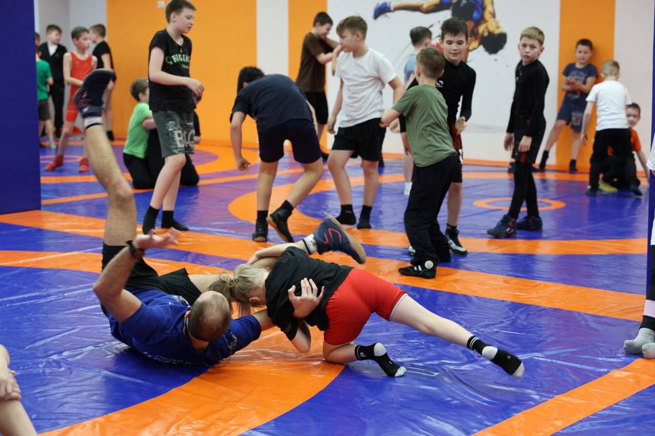 Завершилось обновление зала борьбы спортивной школы олимпийского резерва №2. Капитальный ремонт этого значимого объекта был проведён по инициативе губернатора Белгородской области Вячеслава Владимировича Гладкова Завершилось обновление зала борьбы спортивной школы олимпийского резерва №2. Капитальный ремонт этого значимого объекта был проведён по инициативе губернатора Белгородской области Вячеслава Владимировича Гладкова