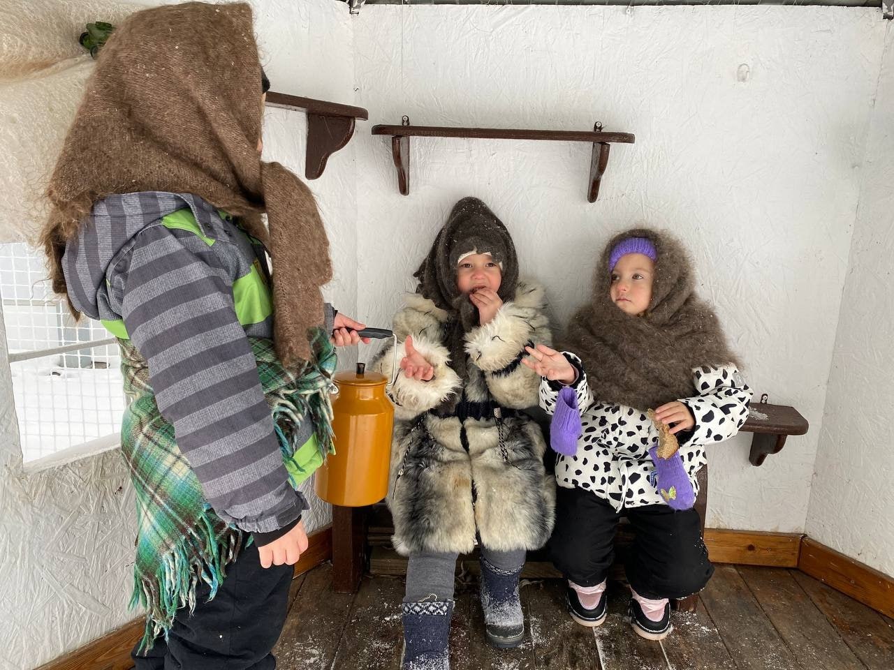 Дорогие друзья!. Сегодня мы отдаём дань памяти и уважения тем, кто проявил мужество и стойкость во время блокады Ленинграда Дорогие друзья!. Сегодня мы отдаём дань памяти и уважения тем, кто проявил мужество и стойкость во время блокады Ленинграда