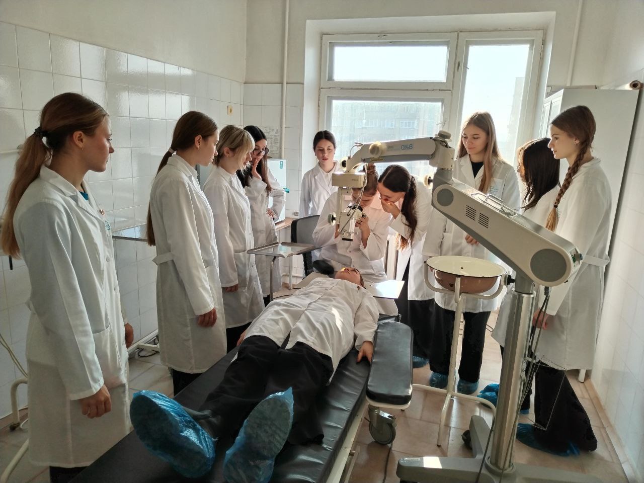 Учащиеся медицинских классов проходят практические занятия в учреждениях здравоохранения Учащиеся медицинских классов проходят практические занятия в учреждениях здравоохранения