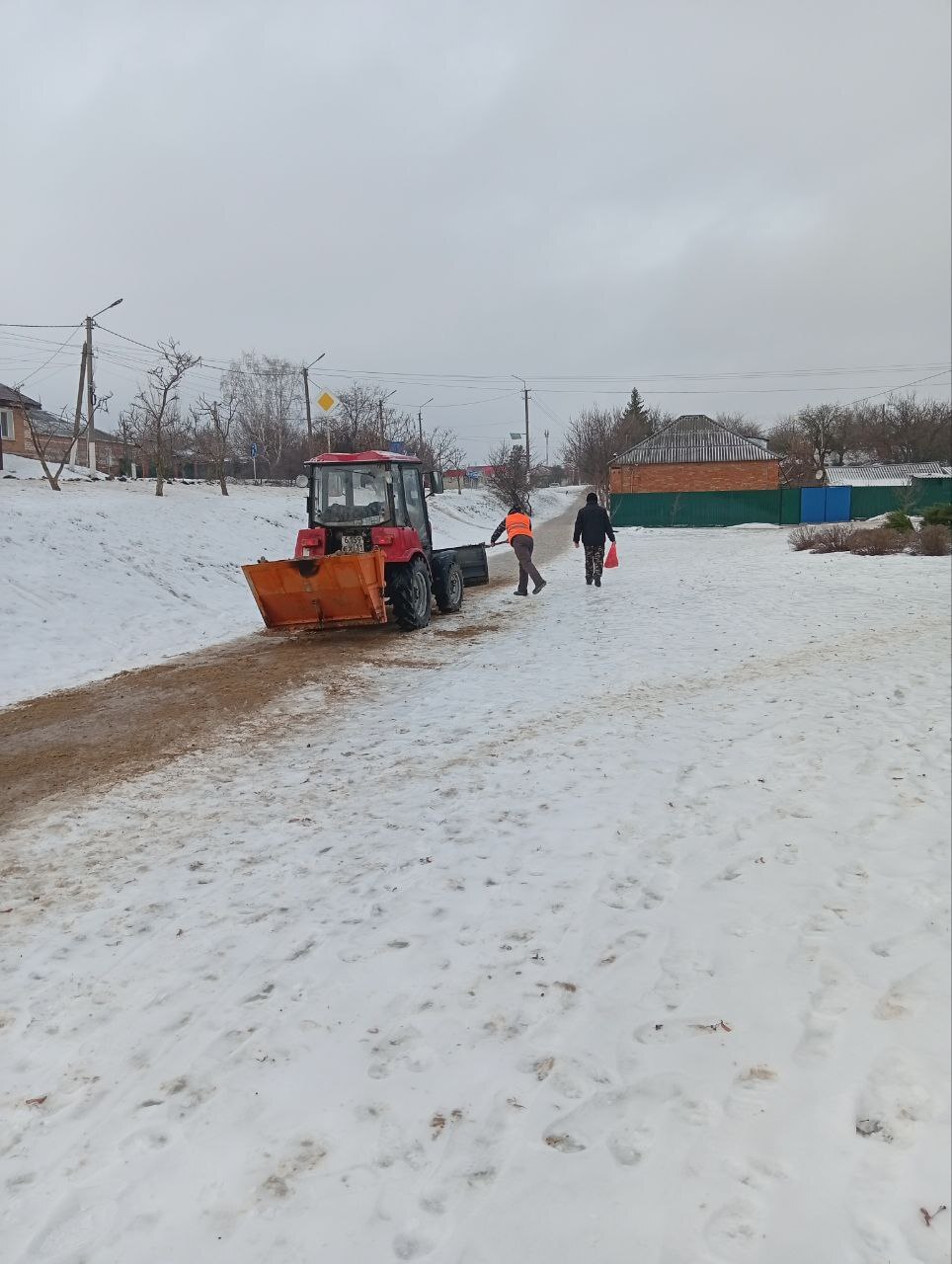 Родственники белгородцев могут оставить заявку на транспортировку своих близких в пункт обогрева по номеру 122 Родственники белгородцев могут оставить заявку на транспортировку своих близких в пункт обогрева по номеру 122