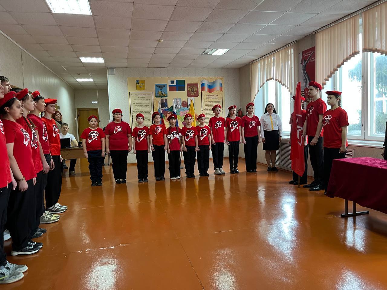 В Шараповской школе прошла церемония посвящения в ряды Юнармейцев учеников пятого класса В Шараповской школе прошла церемония посвящения в ряды Юнармейцев учеников пятого класса