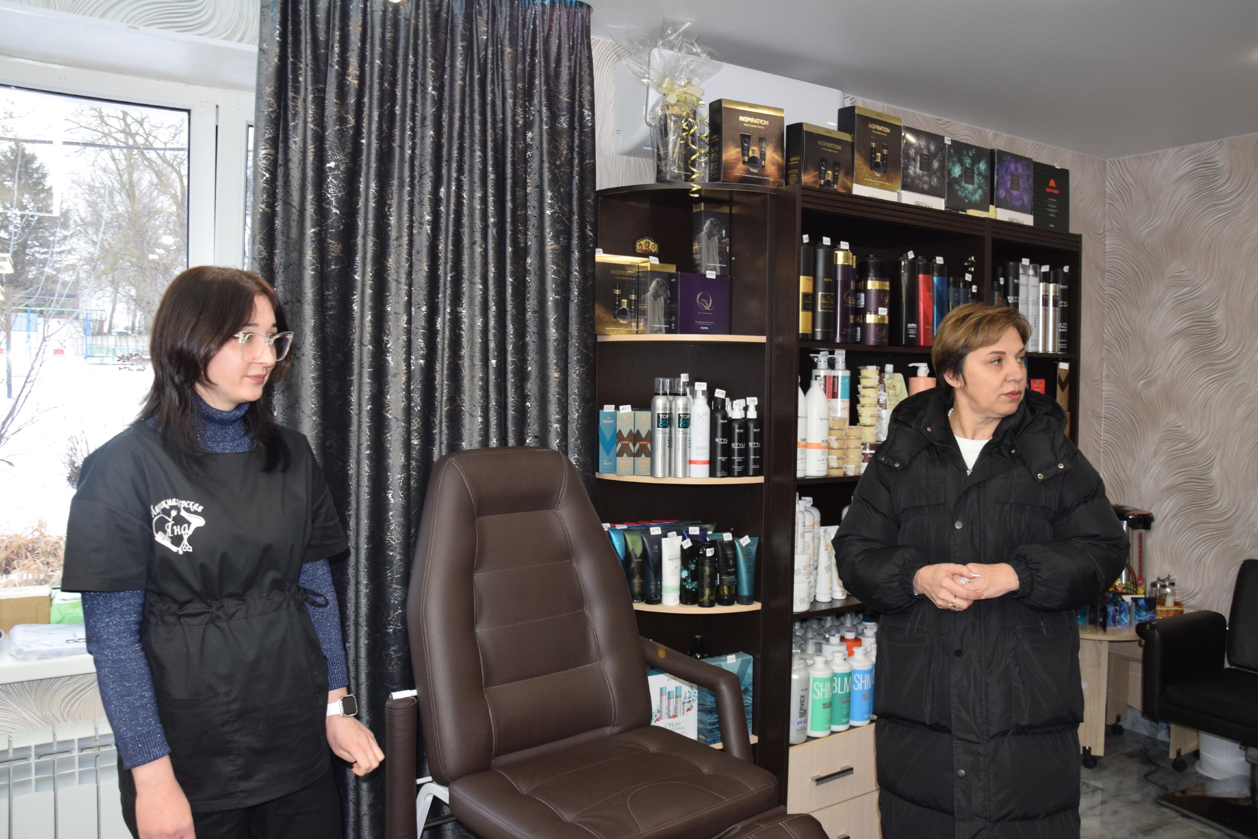 Красота — семейное дело: как социальный контракт помог открыть парикмахерскую в Вейделевке Красота — семейное дело: как социальный контракт помог открыть парикмахерскую в Вейделевке