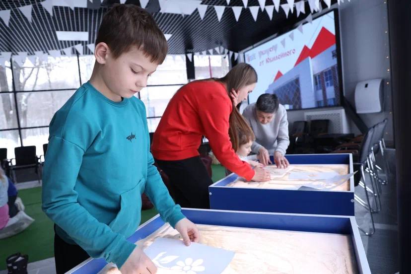 В «Креатив Тауне» проходит День народного творчества: выставки, мастер-классы и яркие перформансы В «Креатив Тауне» проходит День народного творчества: выставки, мастер-классы и яркие перформансы