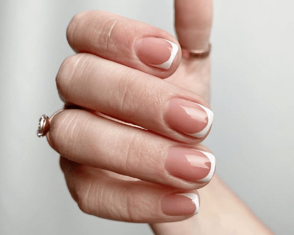 Ухоженные руки: идеальный маникюр для женщин за 50