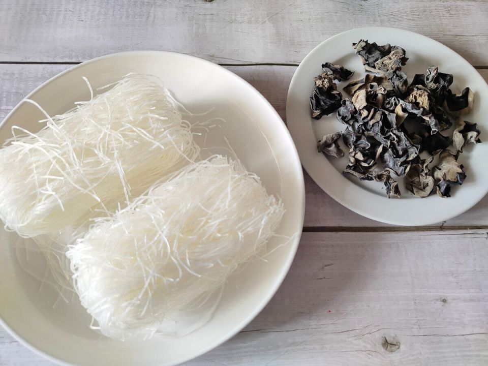 Фунчоза и грибы муэр: секреты азиатской кухни