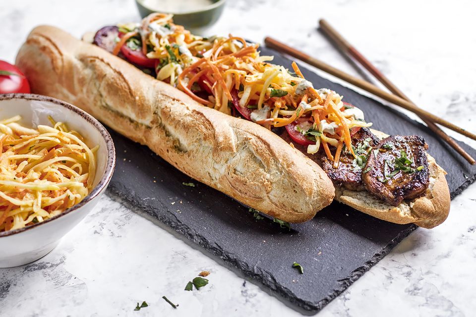 Как приготовить вьетнамский сэндвич банми с свининой и свежими овощами