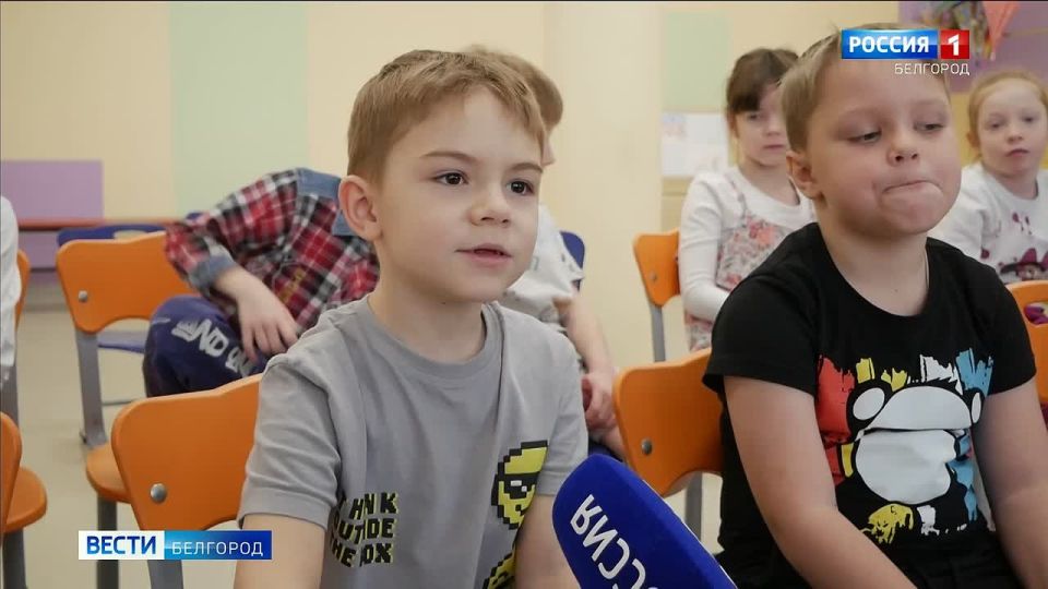 «Зелёный – это не значит, что прям надо бежать. Надо сначала посмотреть налево и направо. А потом убедиться, что машины остановились»