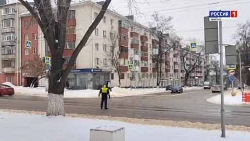 Сотрудники ГАИ регулируют движение на 14 перекрёстках Белгорода