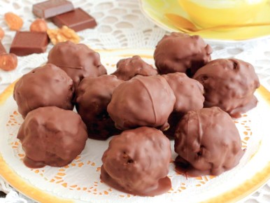 Сладости без хлопот: как приготовить домашние конфеты из орехов за считанные минуты