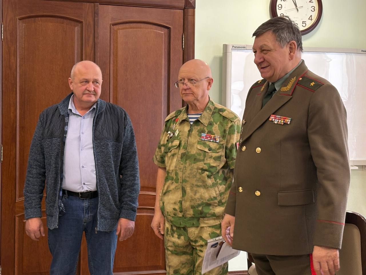 Татьяна Круглякова: Руководитель управления Малиновской сельской территории Александр Геннадьевич Игнатов удостоен медали «100 лет. Генерал армии Сухоруков Д.С.» Татьяна Круглякова: Руководитель управления Малиновской сельской территории Александр Геннадьевич Игнатов удостоен медали «100 лет. Генерал армии Сухоруков Д.С.»