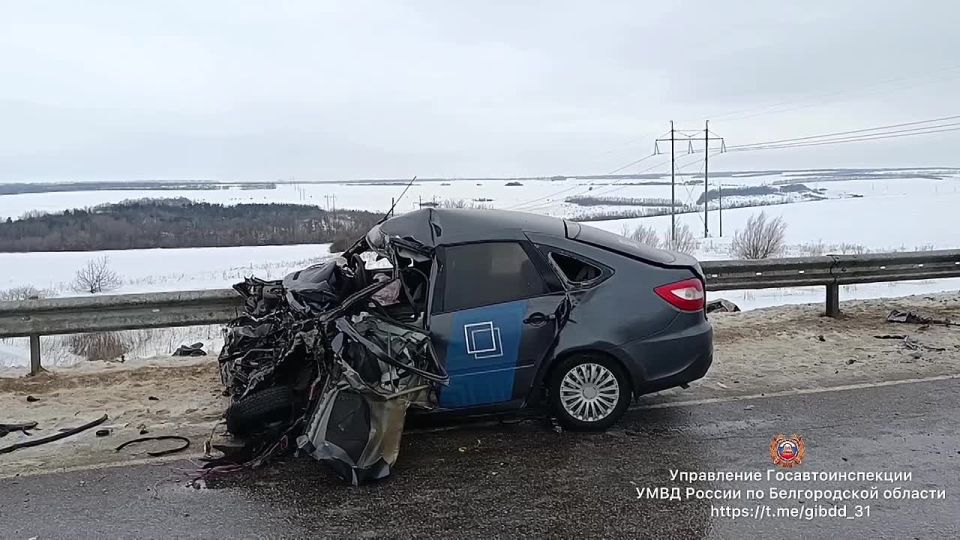 Сотрудниками полиции устанавливаются обстоятельства ДТП в Новооскольском округе