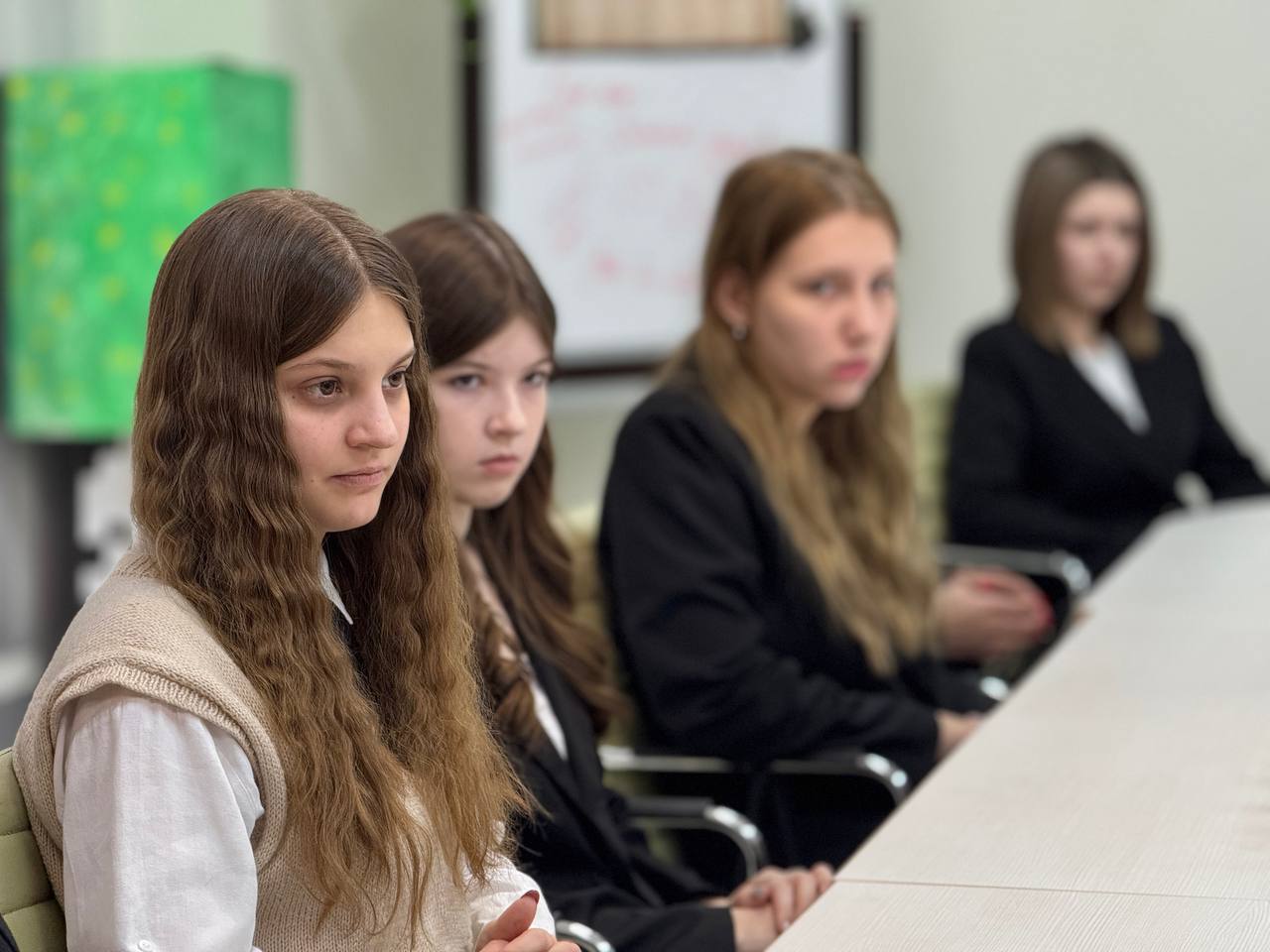 В преддверии Дня православной молодёжи, который ежегодно отмечается 15 февраля и совпадает с праздником Сретение Господне, в СОФ НИУ «БелГУ» состоялась встреча с отцом Павлом В преддверии Дня православной молодёжи, который ежегодно отмечается 15 февраля и совпадает с праздником Сретение Господне, в СОФ НИУ «БелГУ» состоялась встреча с отцом Павлом