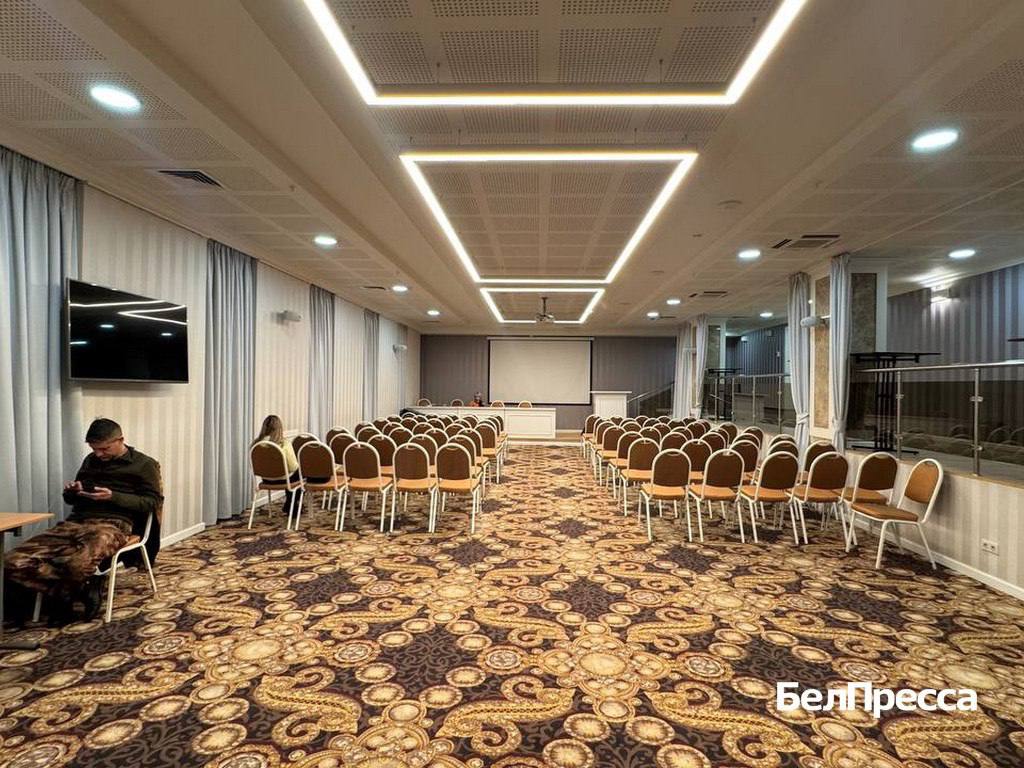 Пункт обогрева также работает в отеле «Континенталь» Пункт обогрева также работает в отеле «Континенталь»