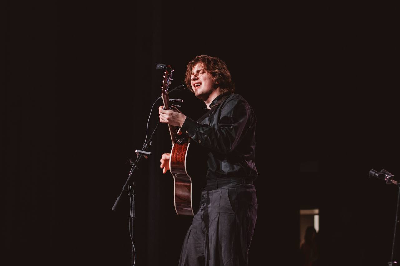 В Белгороде состоялся благотворительный акустический концерт группы «Бонд с кнопкой» В Белгороде состоялся благотворительный акустический концерт группы «Бонд с кнопкой»