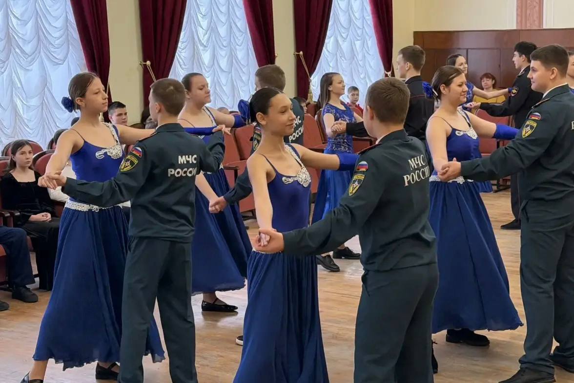 В Доме Дерябина прошел бал кадет и юнармейцев «Вера! Отечество! Честь!» В Доме Дерябина прошел бал кадет и юнармейцев «Вера! Отечество! Честь!»
