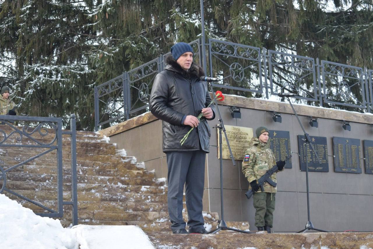 Игорь Щепин: В день 83-й годовщины освобождения Ивнянского округа от немецко-фашистских захватчиков, мы собрались у памятника погибшим воинам, чтобы принять участие в патриотической акции Игорь Щепин: В день 83-й годовщины освобождения Ивнянского округа от немецко-фашистских захватчиков, мы собрались у памятника погибшим воинам, чтобы принять участие в патриотической акции