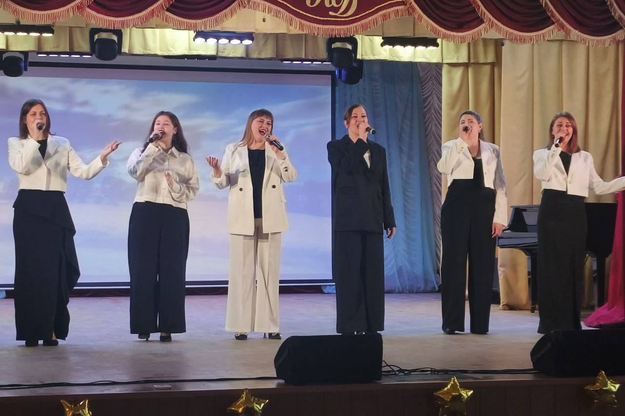 В преддверии Дня защитника Отечества в Доме Дерябина состоялся праздничный концерт «Во имя Родины» В преддверии Дня защитника Отечества в Доме Дерябина состоялся праздничный концерт «Во имя Родины»