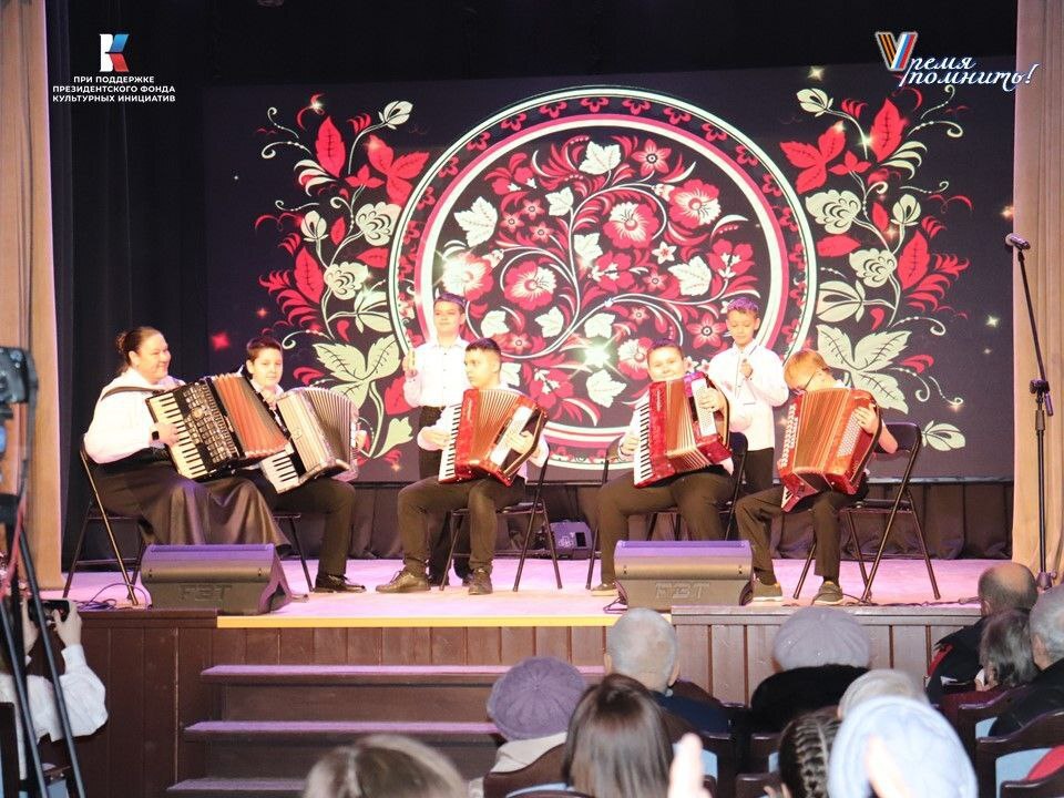 В центре культурного развития посёлка Пролетарский прошёл праздничный концерт, посвящённый Дню защитника Отечества «Позабыть мы не в праве!» В центре культурного развития посёлка Пролетарский прошёл праздничный концерт, посвящённый Дню защитника Отечества «Позабыть мы не в праве!»